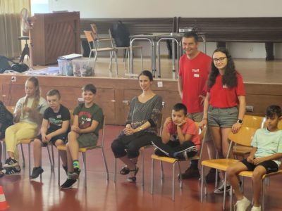 La future Représentante de l'évêque, Fabienne Gigon, a participé aux activités du matin et au repas